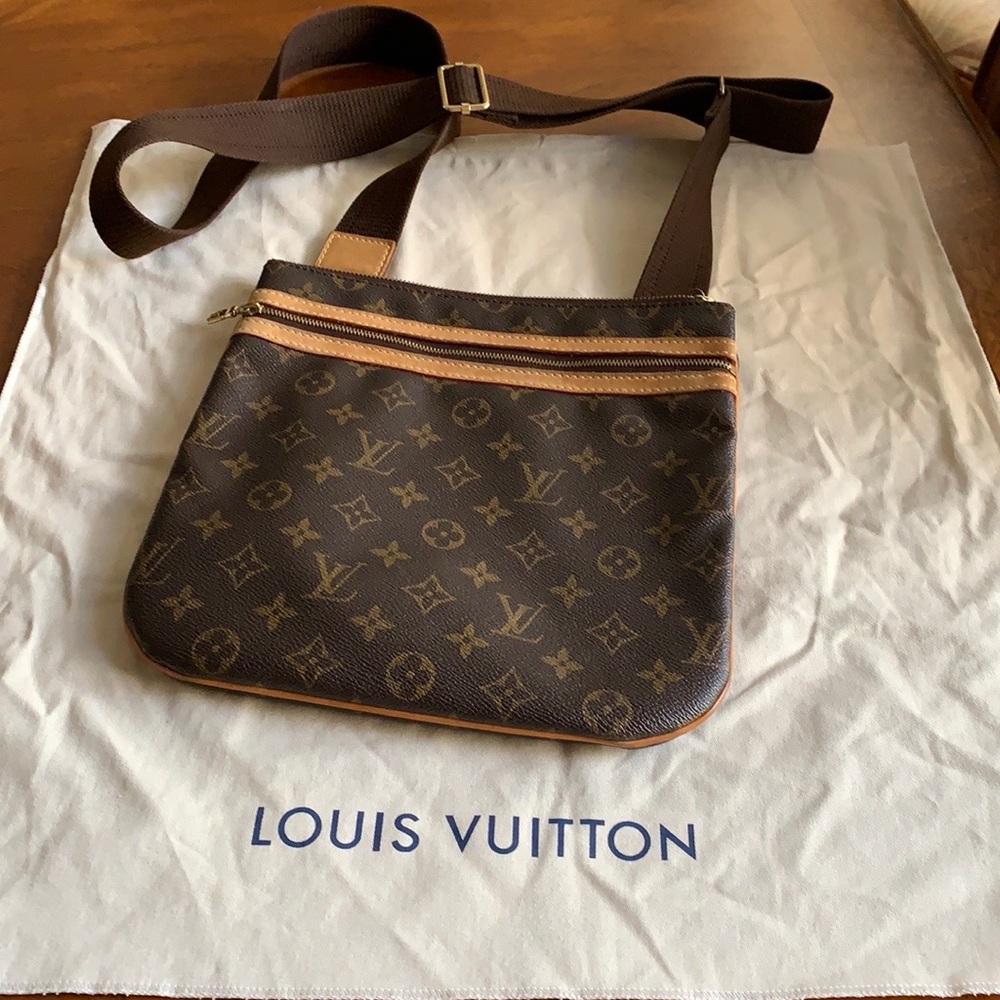 Authentic vintage Louis Vuitton cross body bag